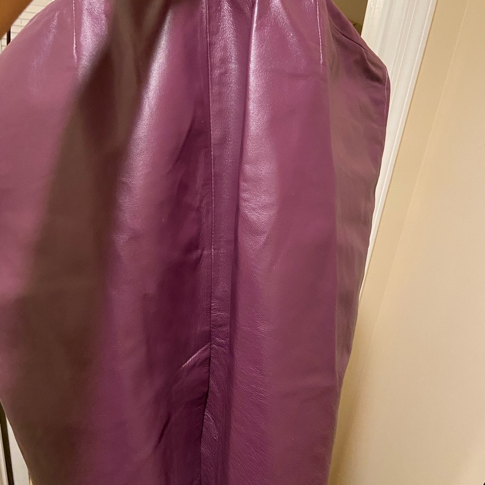 Gorgeous purple genuine leather skirt - Picture 9 of 10